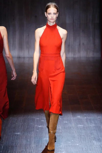 Look 18